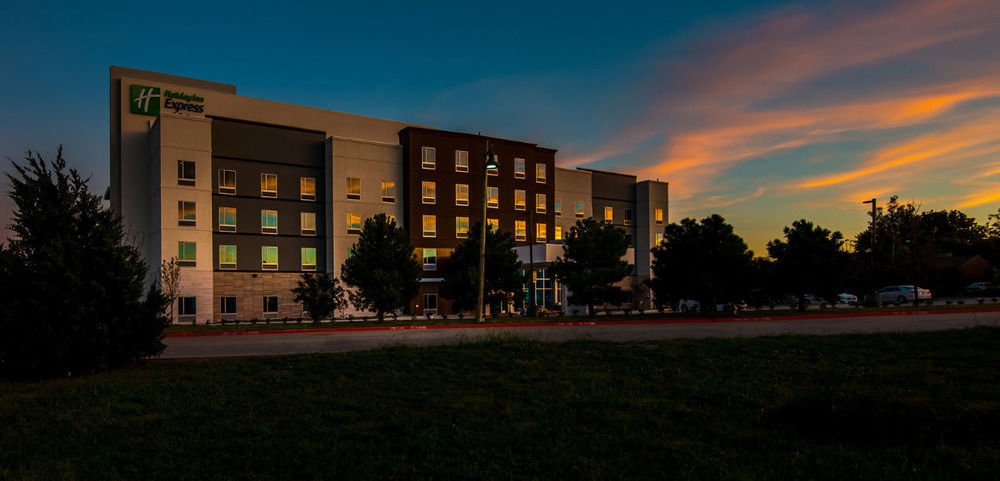 Holiday Inn Express & Suites Garland E - Lake Hubbard I30 By Ihg Exterior photo